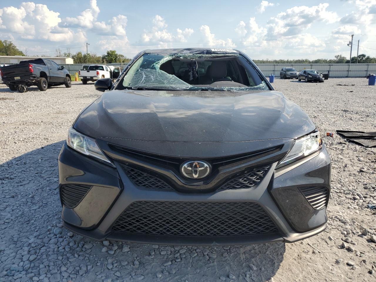 2020 Toyota Camry Se - Image 5