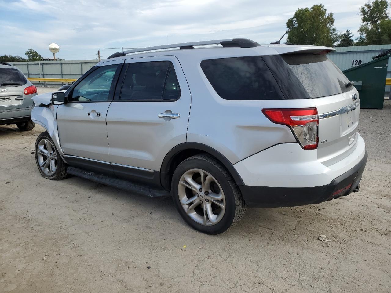 2014 Ford Explorer Limited - Image 2