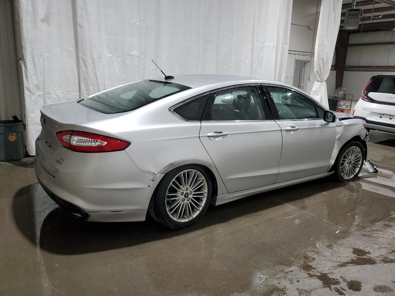2015 Ford Fusion Se - Фото 3