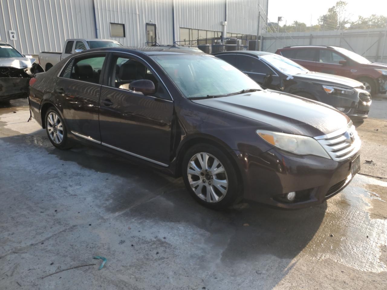 2012 Toyota Avalon Base - Image 4