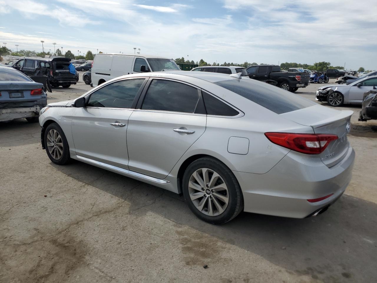2017 Hyundai Sonata Sport - Фото 2