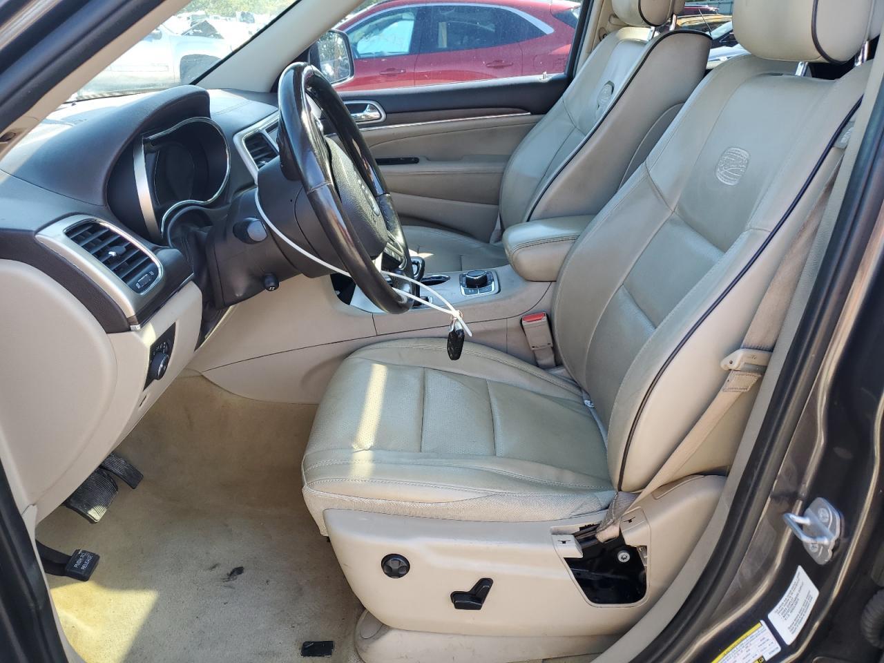 2014 Jeep Grand Cherokee Overland - Image 7