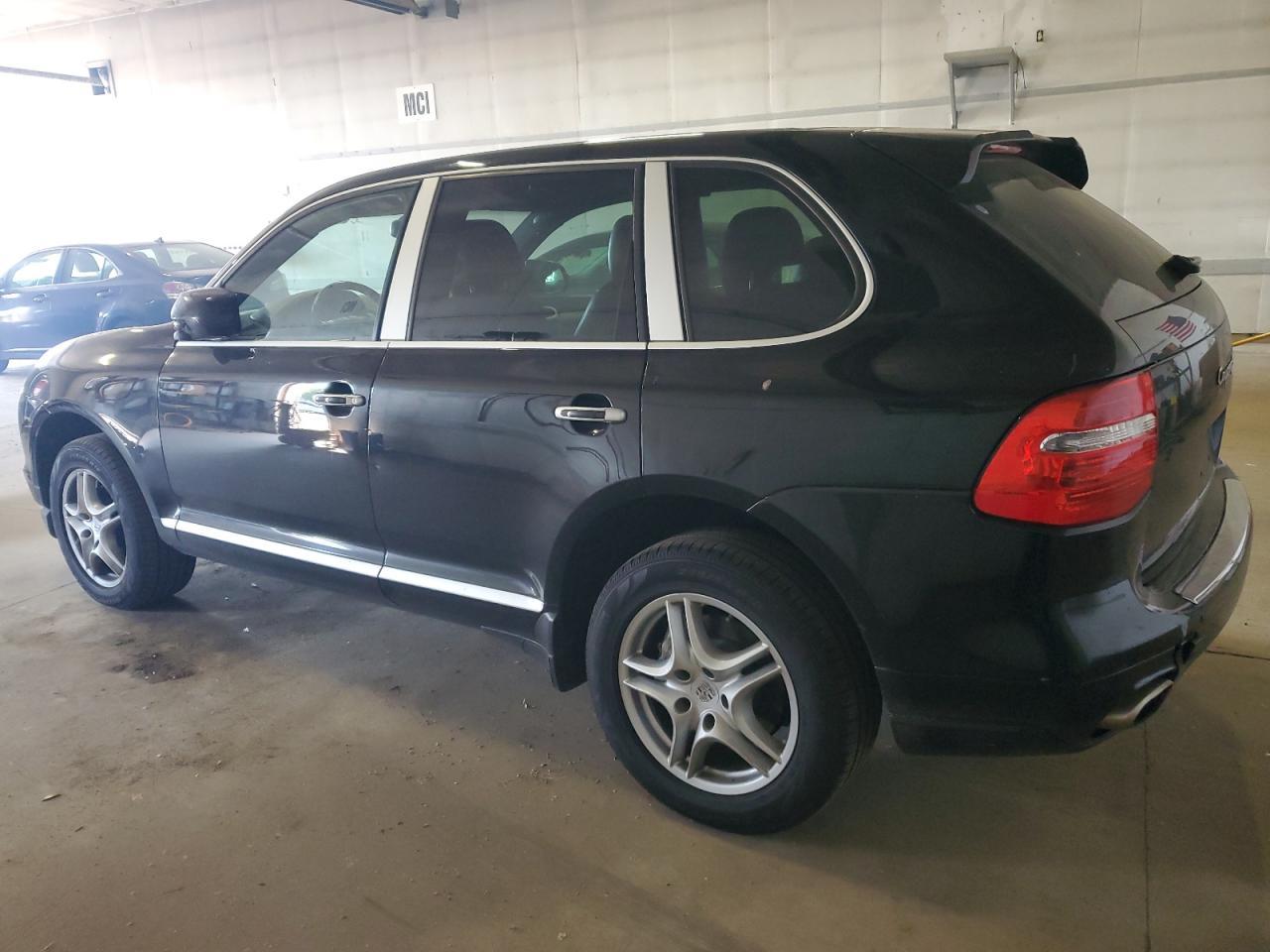 2010 Porsche Cayenne S - Image 2