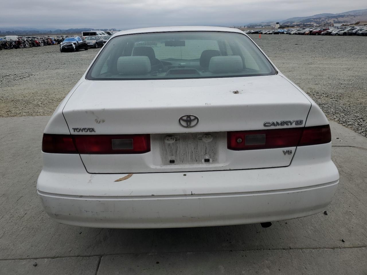 1998 Toyota Camry Le - Image 6