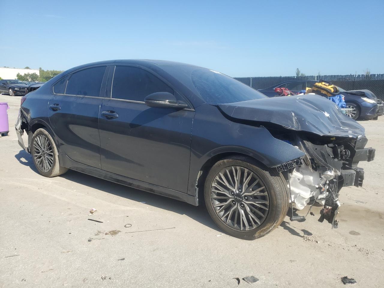 2023 Kia Forte Gt Line - Image 4