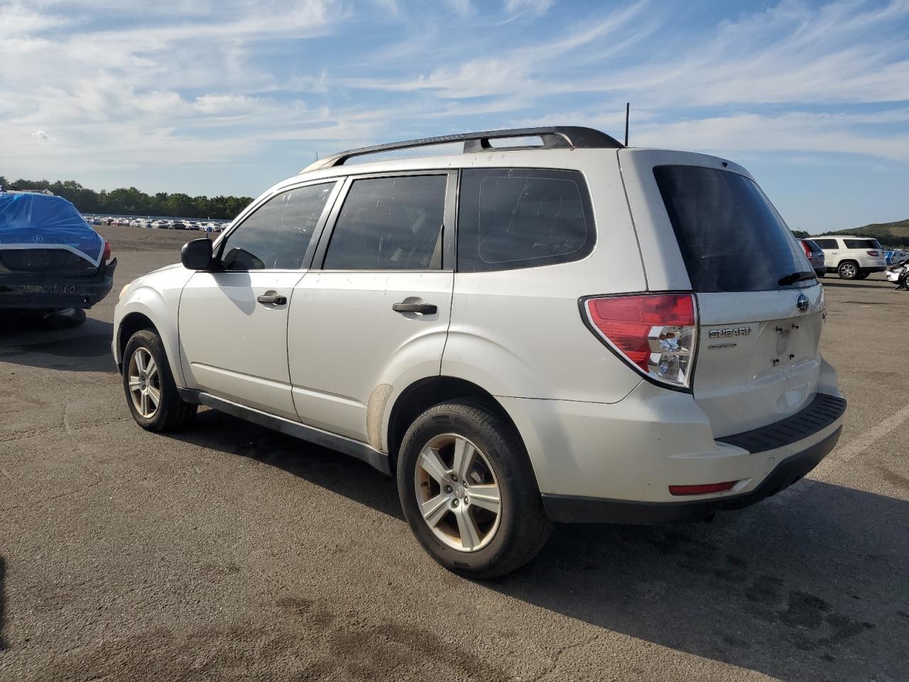 2011 Subaru Forester 2.5X - Фото 2