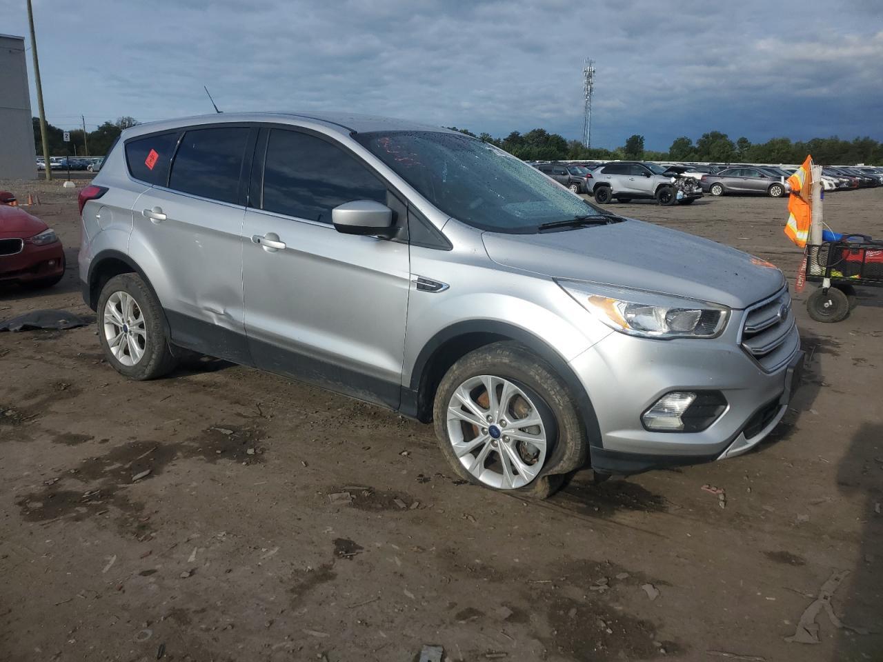 2019 Ford Escape Se - Фото 4