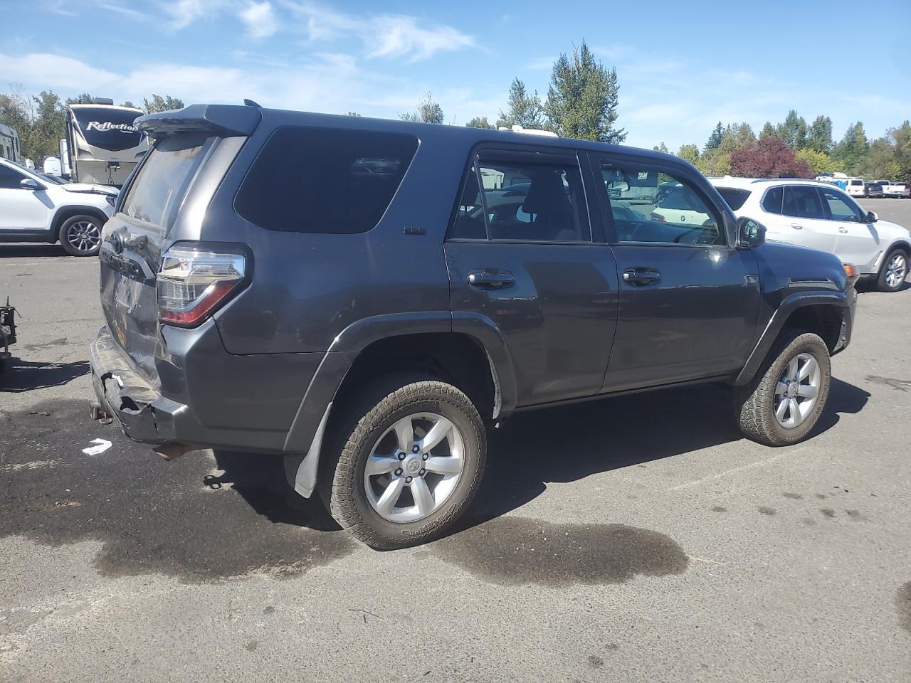 2015 Toyota 4Runner Sr5/Sr5 Premium - Image 3