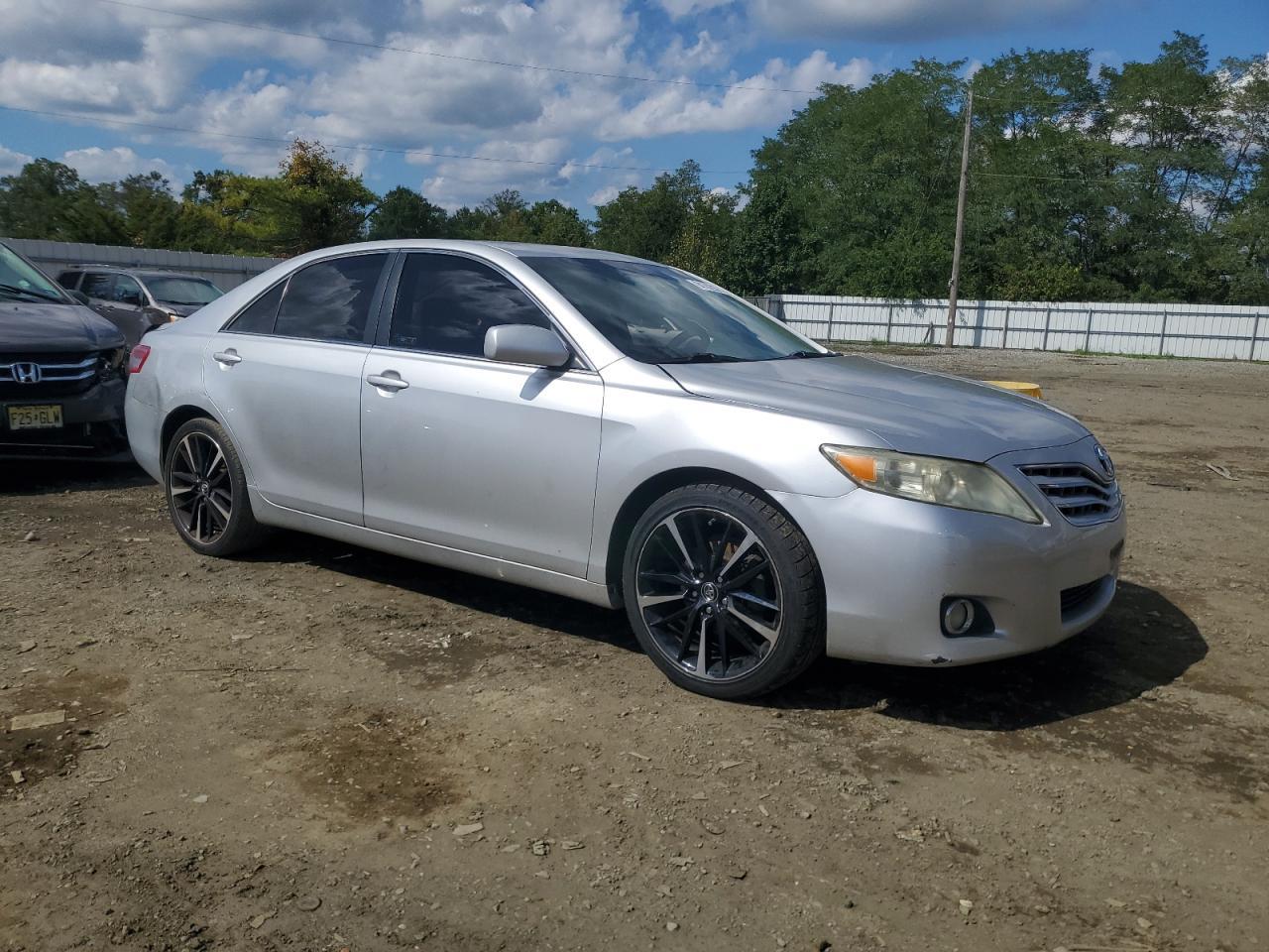 2011 Toyota Camry Base - Фото 4