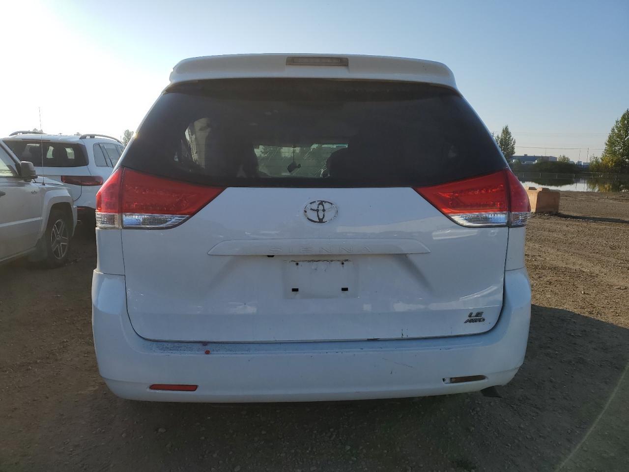 2013 Toyota Sienna Le - Фото 6