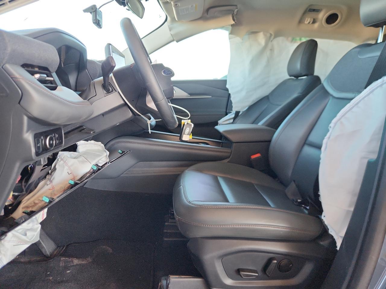 2025 Ford Explorer Active - Фото 7