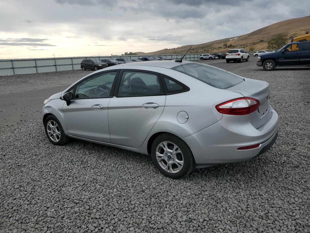 2014 Ford Fiesta Se - Image 2