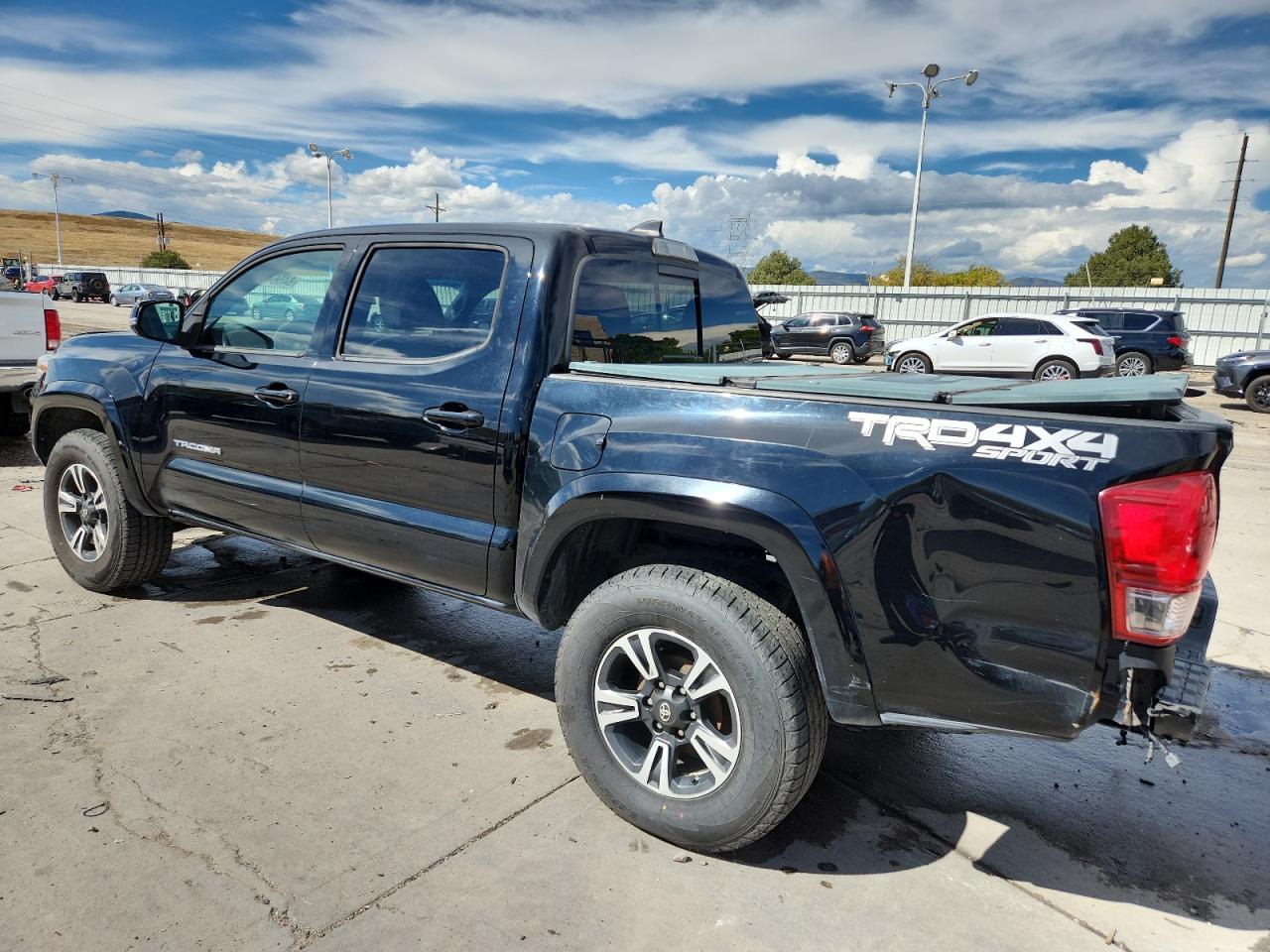 2017 Toyota Tacoma Double Cab - Фото 2
