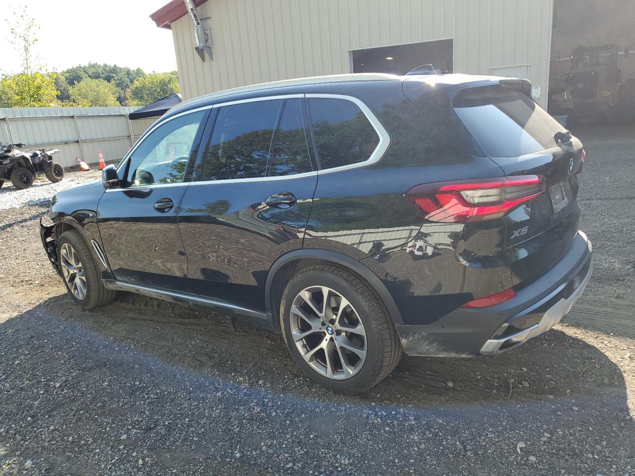 2022 BMW X5 xDrive40I - Фото 2