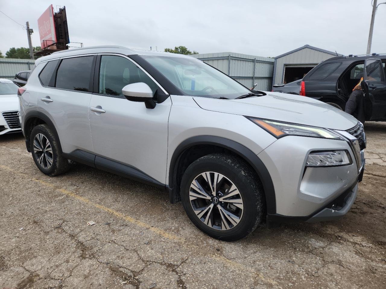 2023 Nissan Rogue Sv - Фото 4