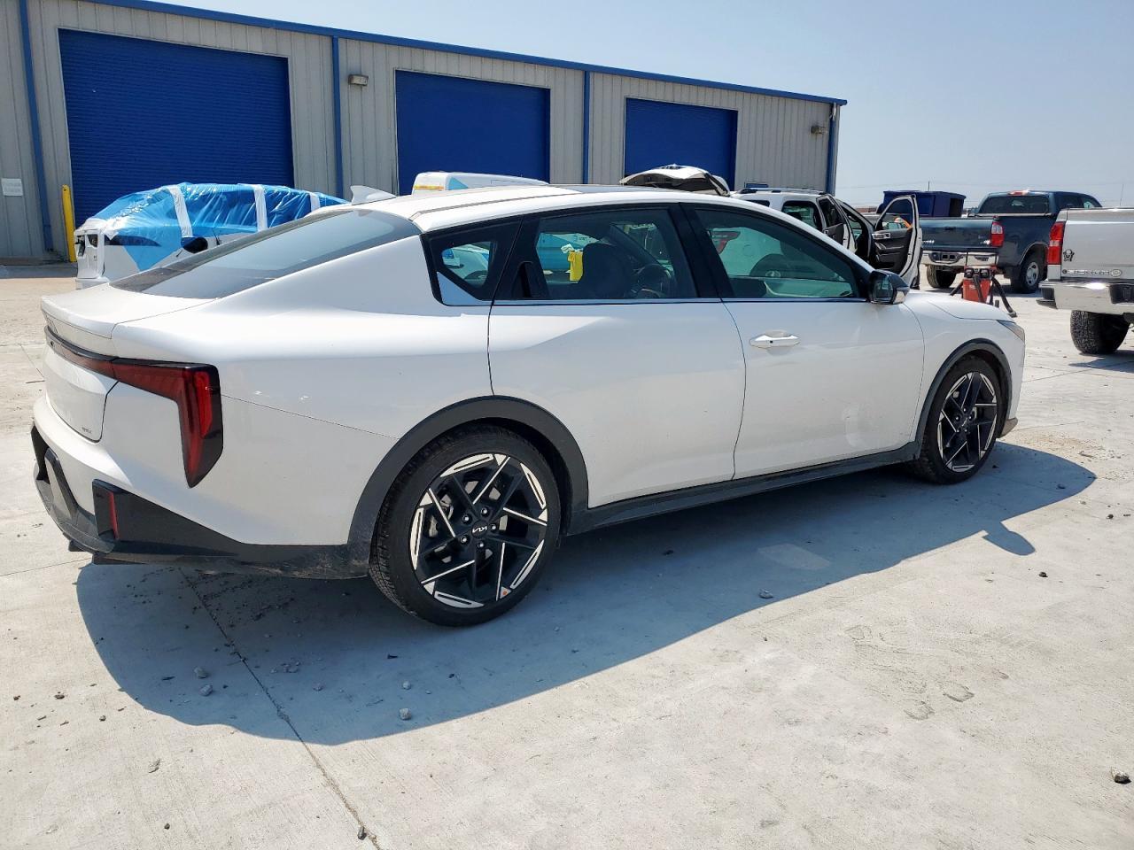 2025 Kia K4 Gt Line - Фото 3