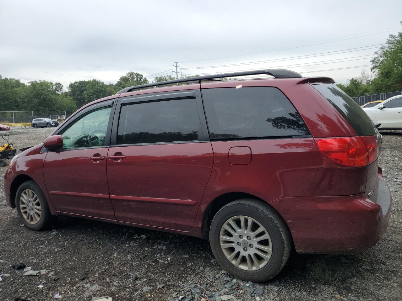 2010 Toyota Sienna Xle - Фото 2
