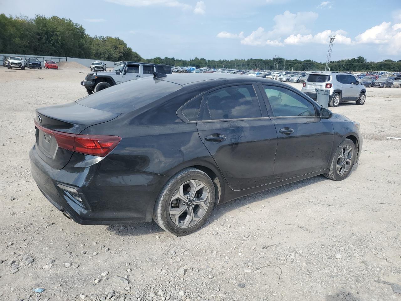 2019 Kia Forte Lxs - Фото 3