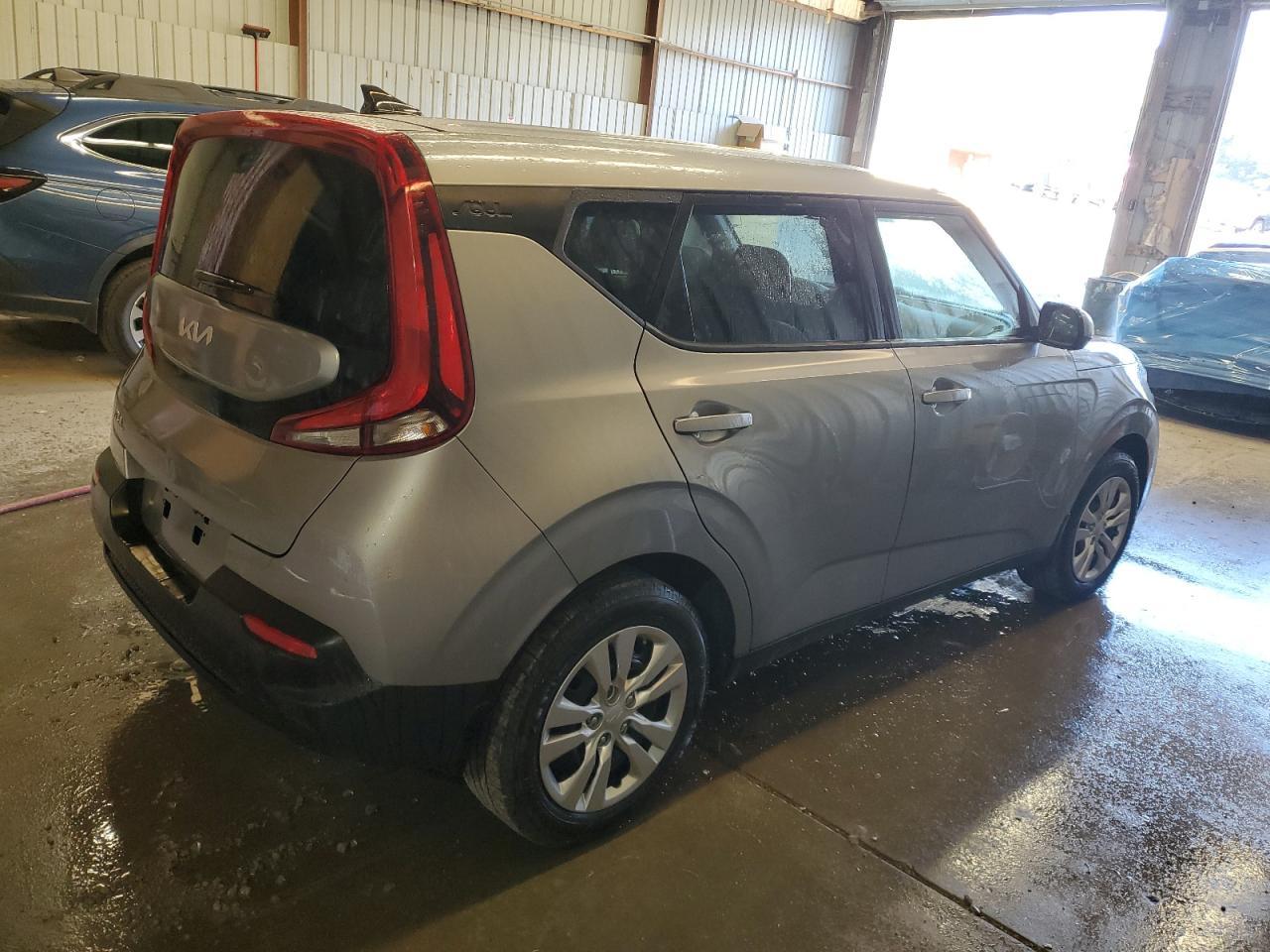 2022 Kia Soul Lx - Image 3