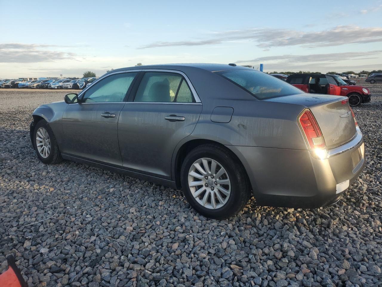 2012 Chrysler 300 - Фото 2