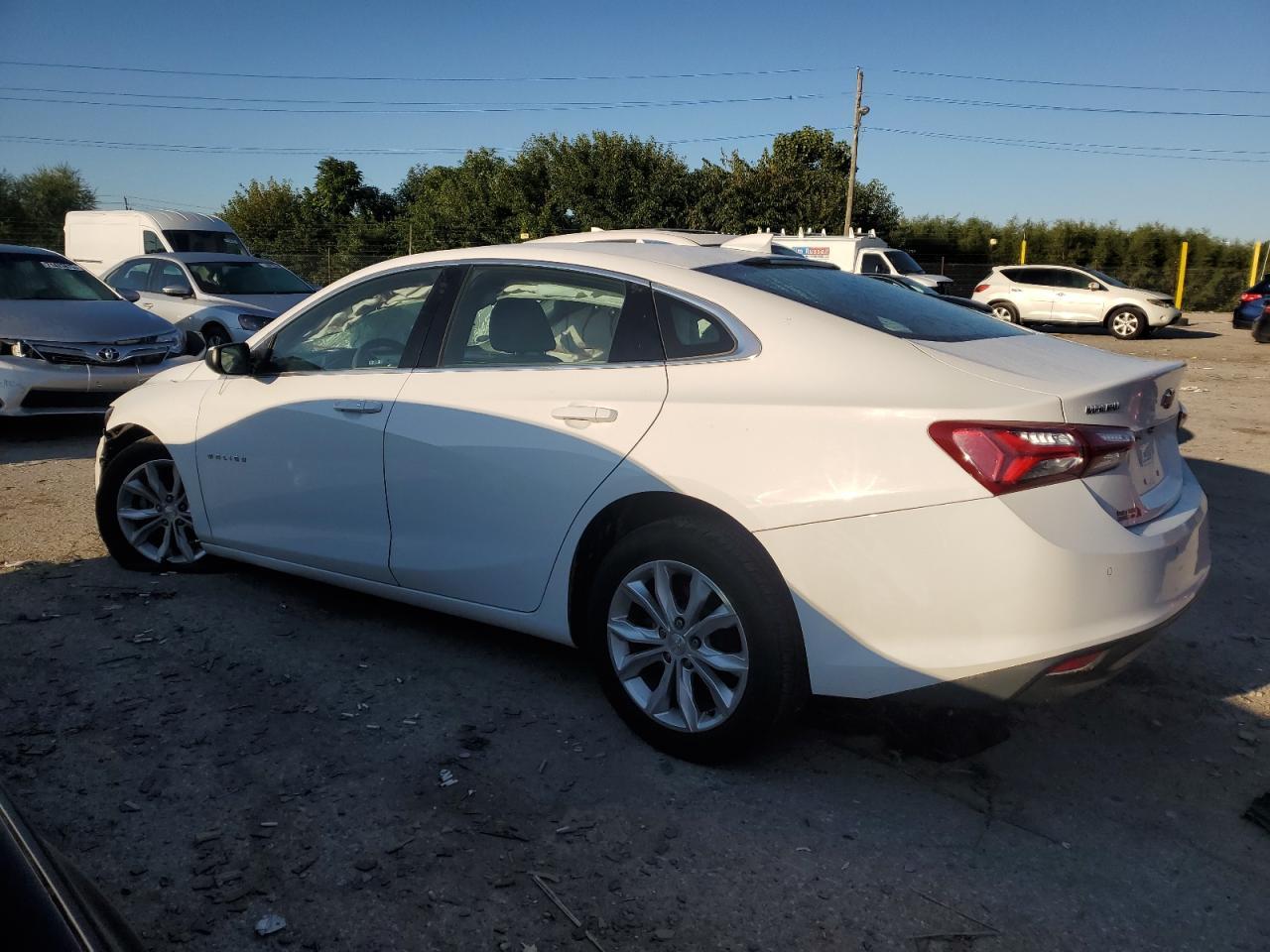 2020 Chevrolet Malibu Lt - Image 2