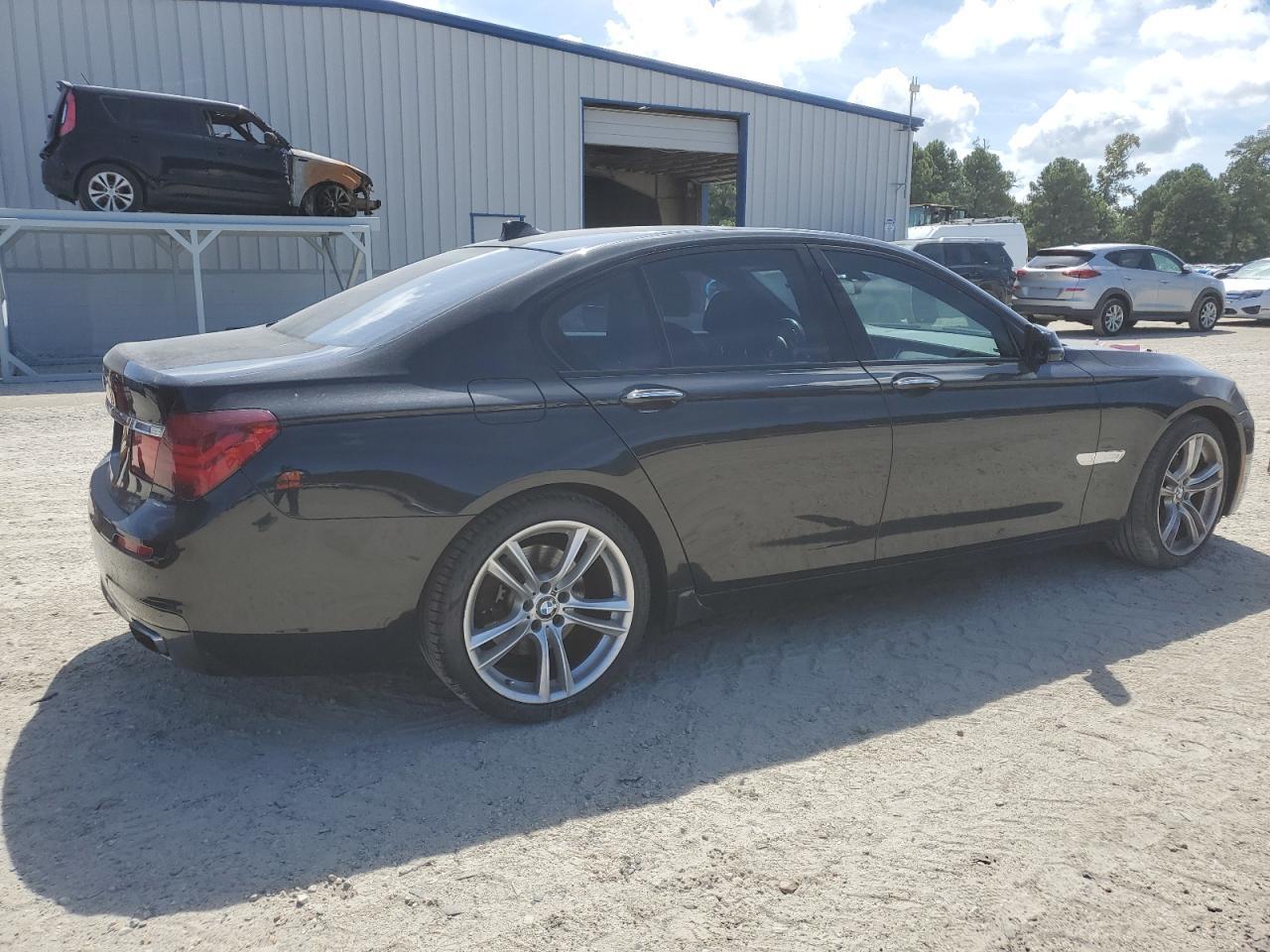 2013 BMW 740 I - Фото 3