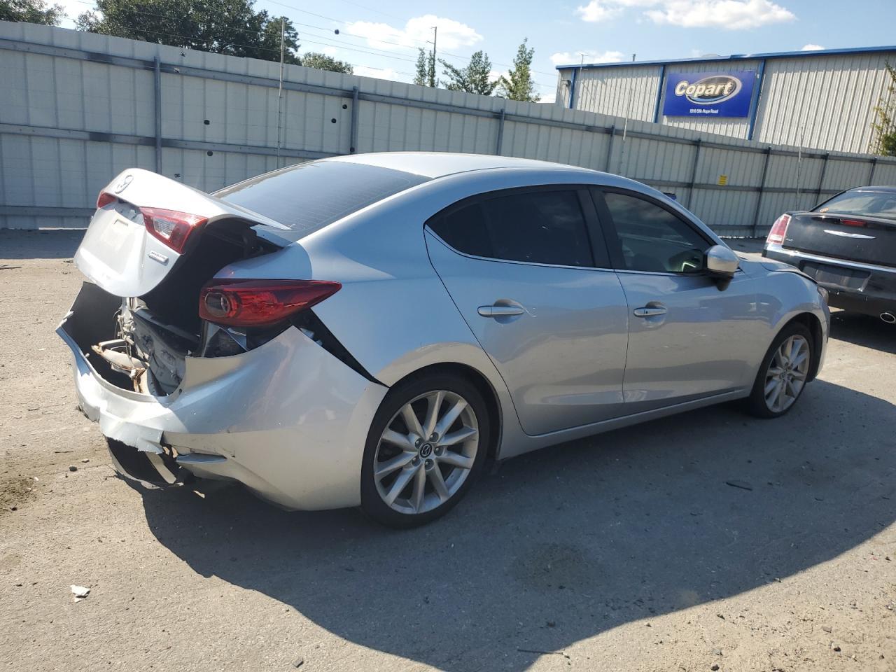 2017 Mazda 3 Touring - Image 3