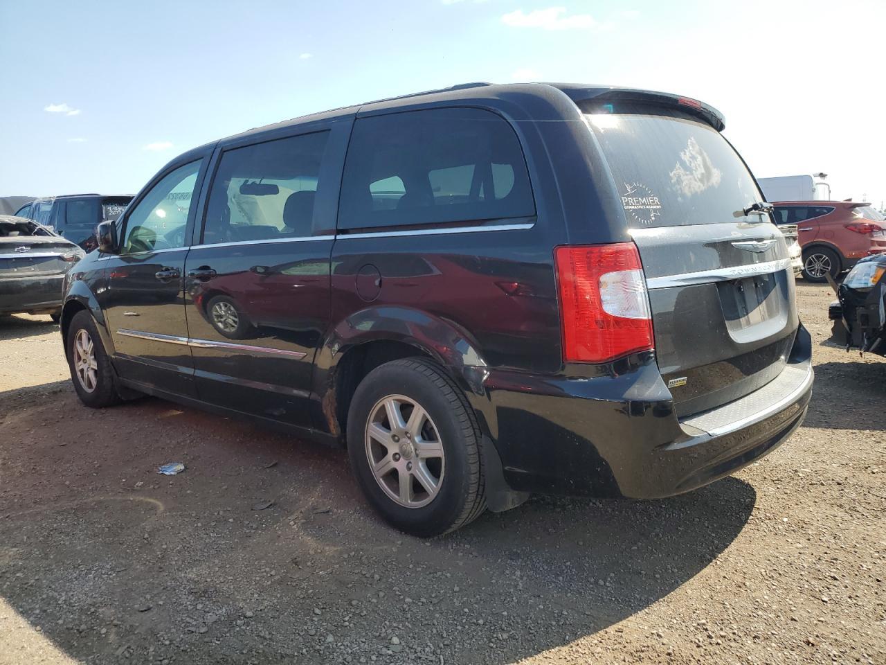 2013 Chrysler Town & Country Touring - Image 2