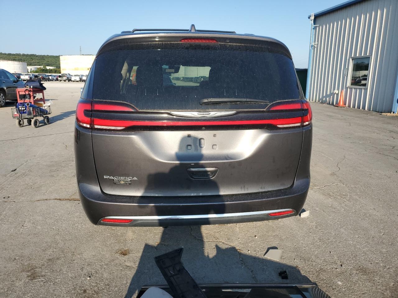 2022 Chrysler Pacifica Touring L - Image 6