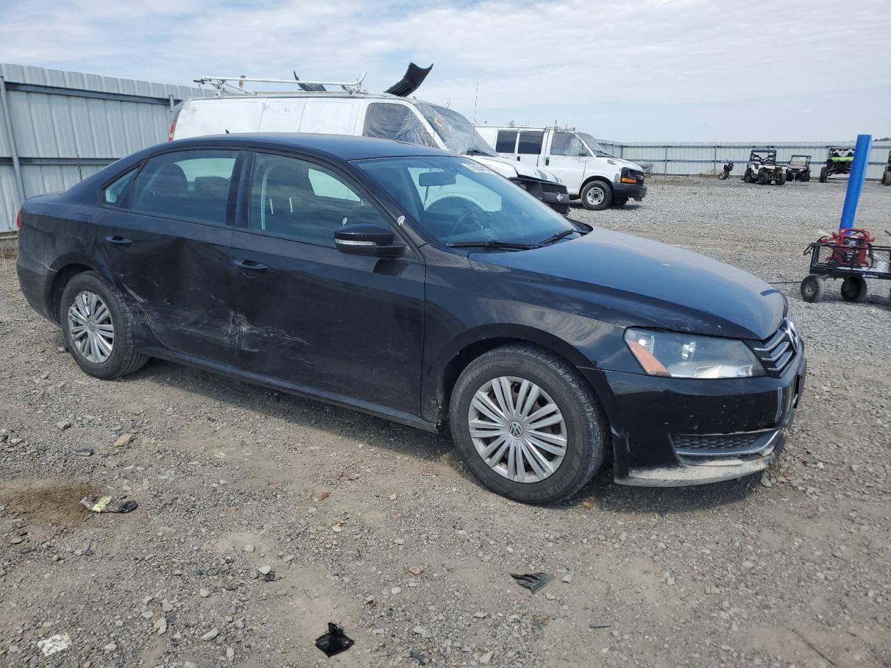 2014 Volkswagen Passat S - Фото 4