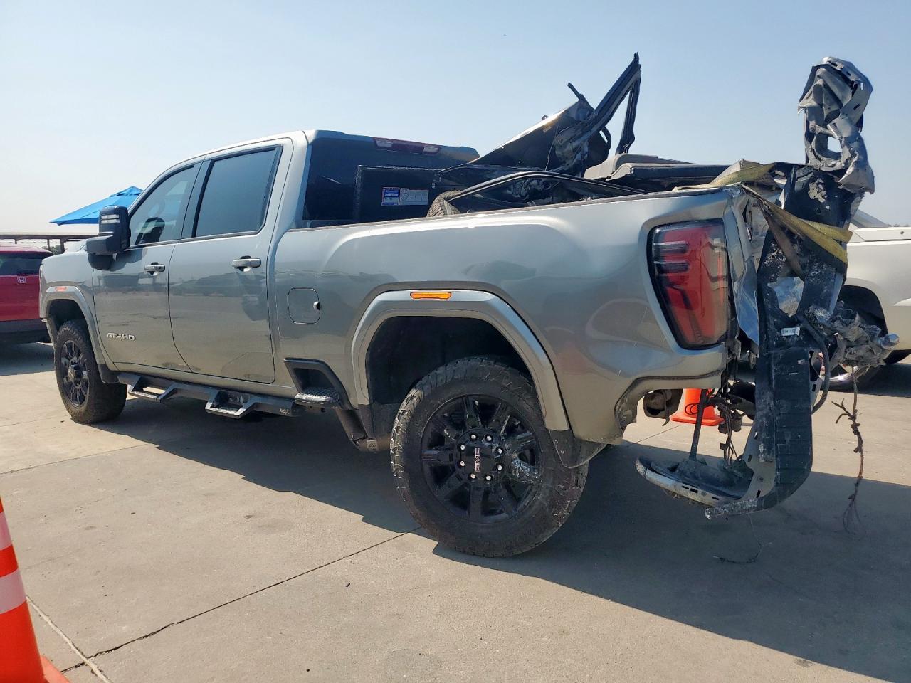 2024 GMC Sierra K2500 At4 - Фото 2