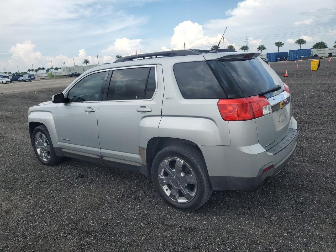 2010 GMC Terrain Slt - Image 2