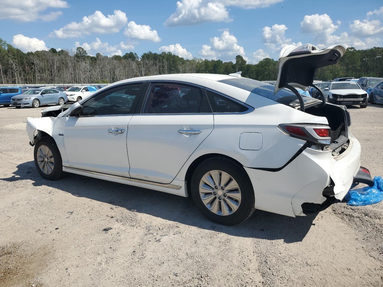 2017 Hyundai Sonata Hybrid - Image 2