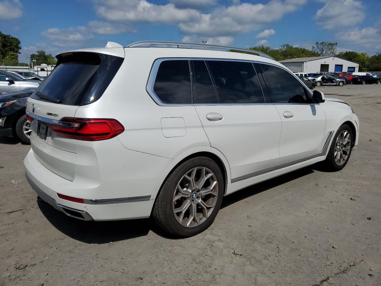2020 BMW X7 xDrive40I - Фото 3