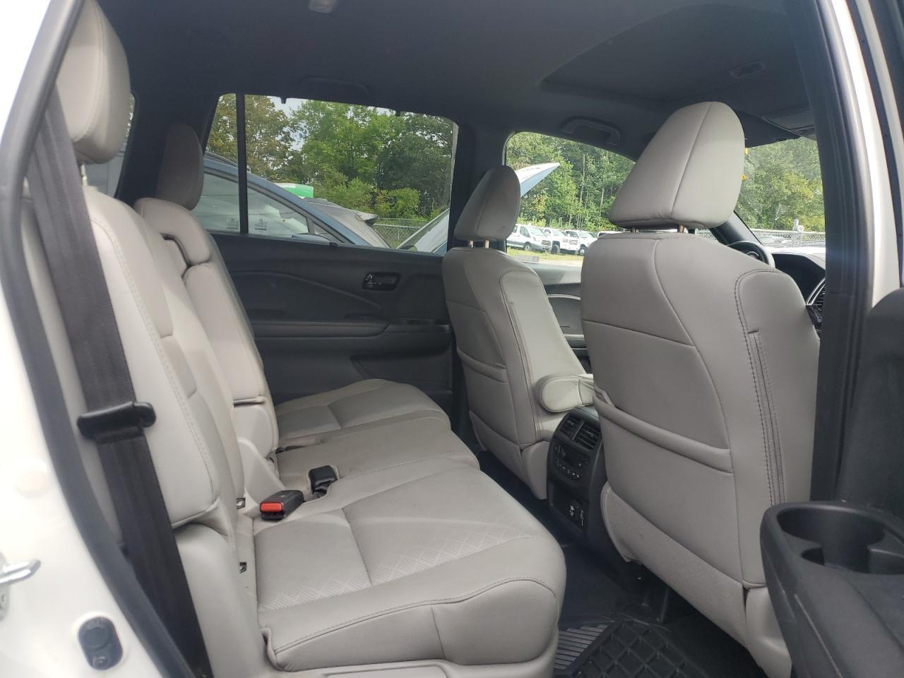 2022 Honda Passport Elite - Image 6