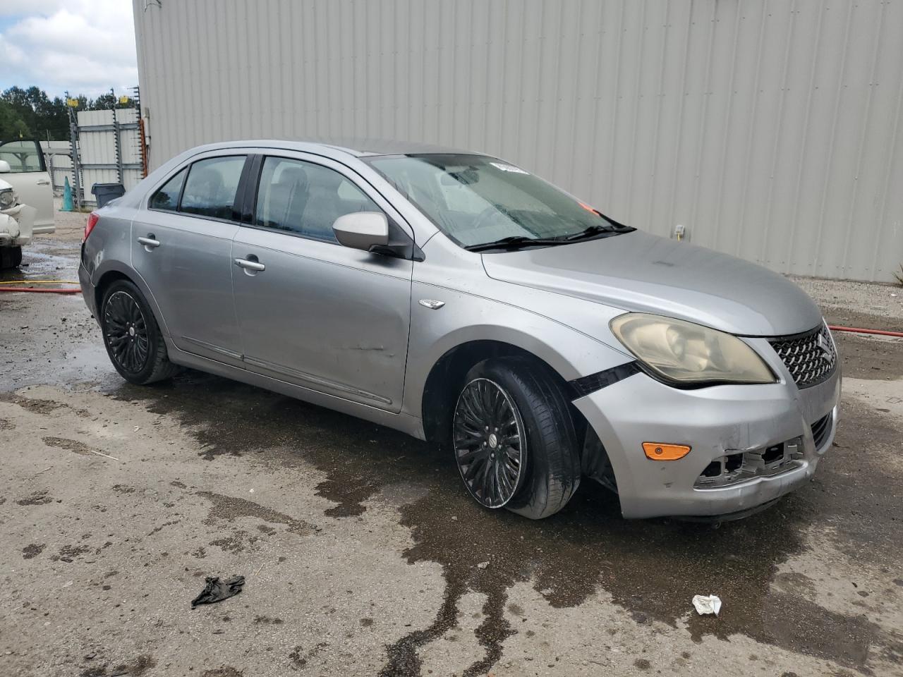 2012 Suzuki Kizashi Se - Image 4