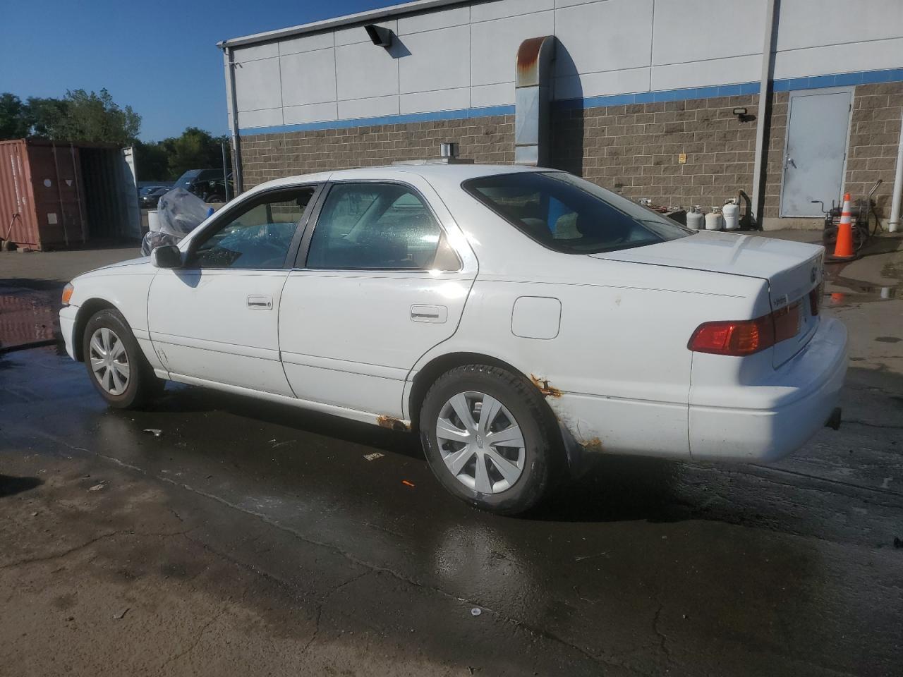 2001 Toyota Camry Le - Фото 2