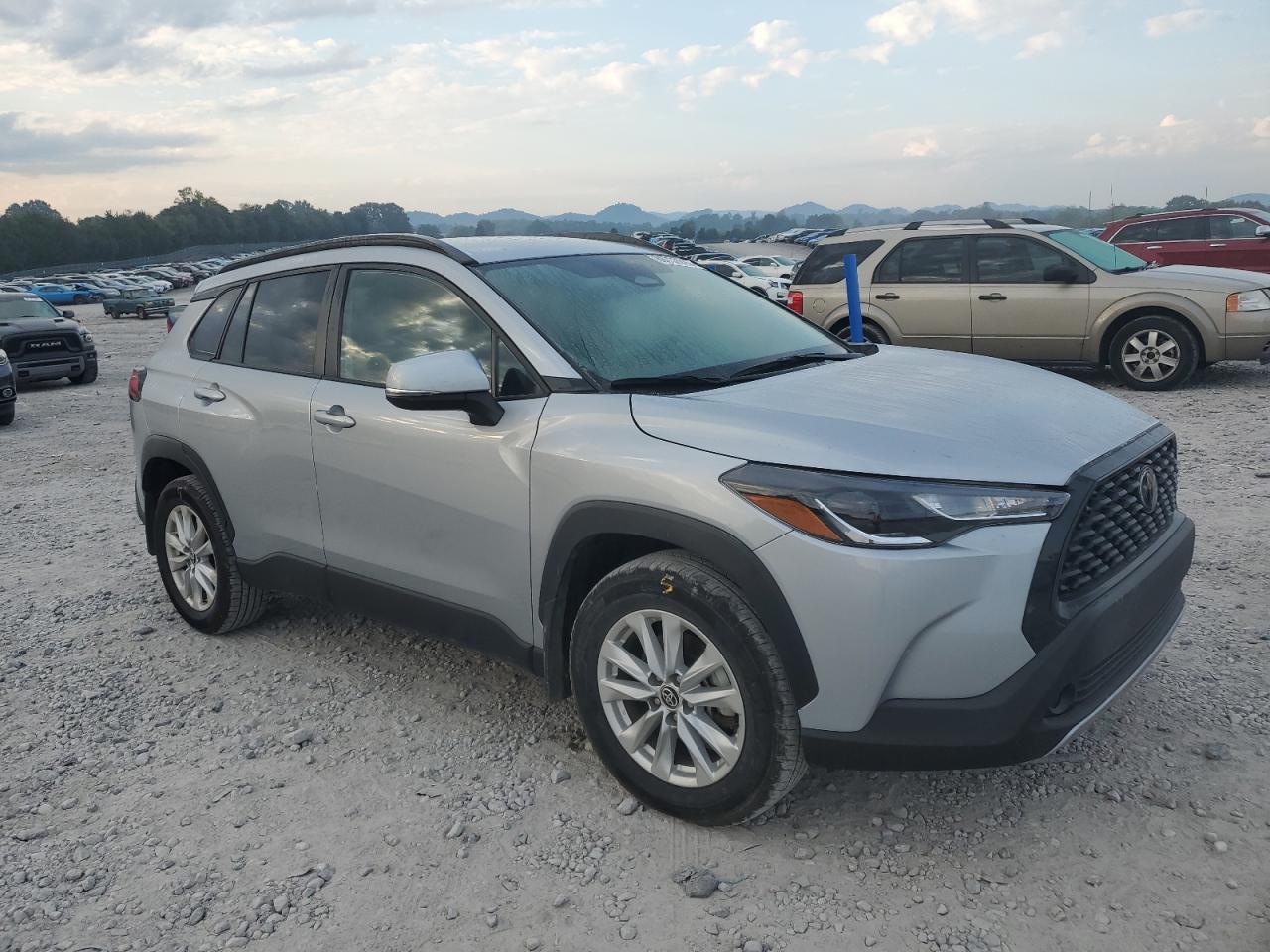 2023 Toyota Corolla Cross Le - Фото 4