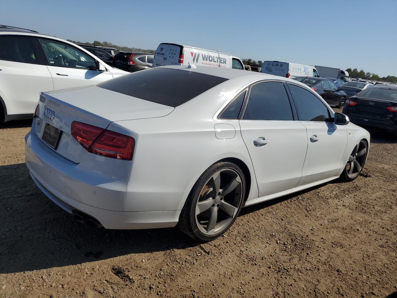 2014 Audi S8 Quattro - Фото 3