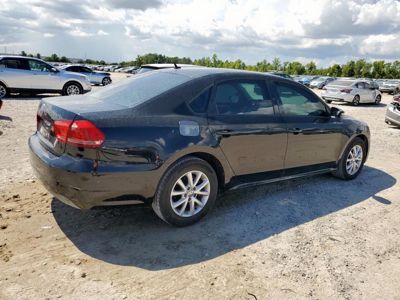 2012 Volkswagen Passat S - Image 3