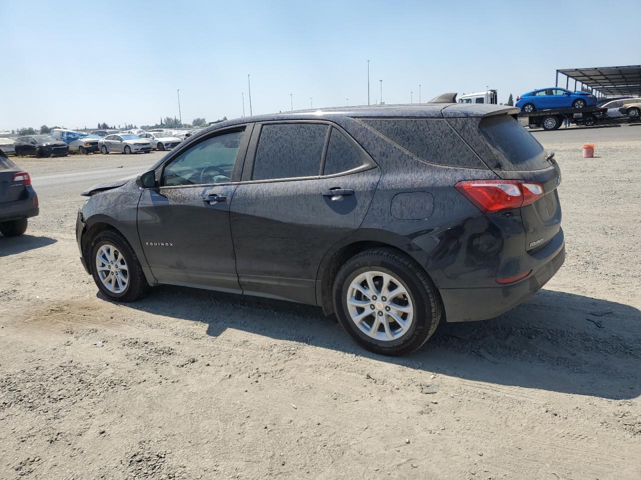 2021 Chevrolet Equinox Ls - Фото 2