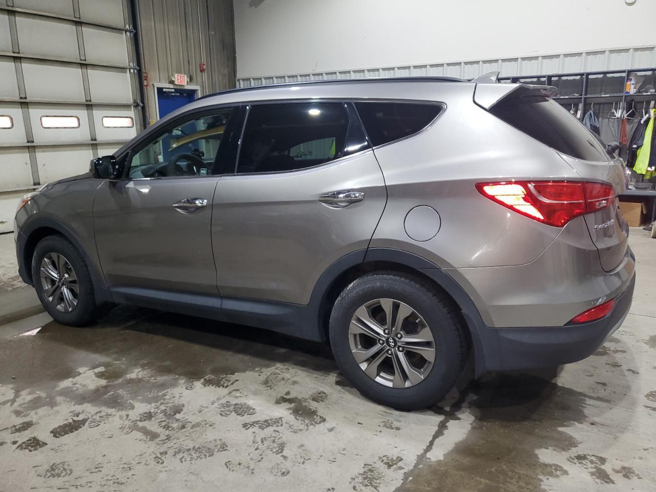2015 Hyundai Santa Fe Sport - Image 2