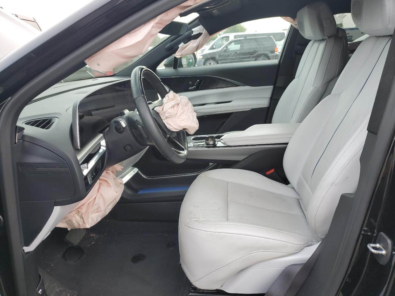 2023 Cadillac Lyriq Luxury - Image 7