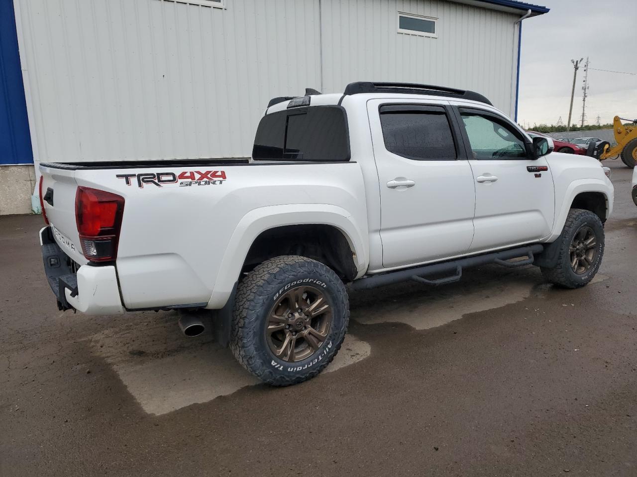 2018 Toyota Tacoma Double Cab - Image 3