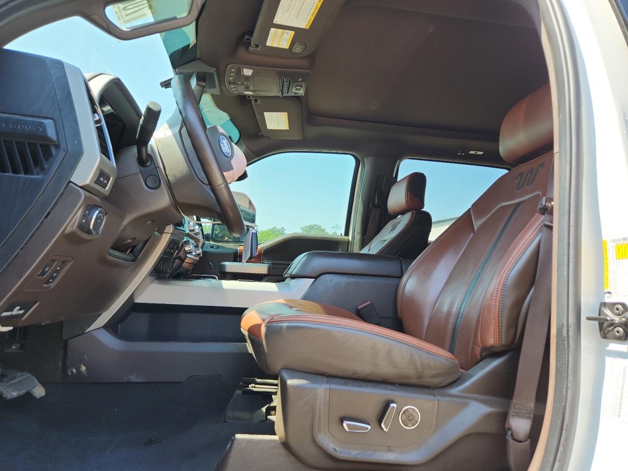2022 Ford F250 Super Duty - Фото 7