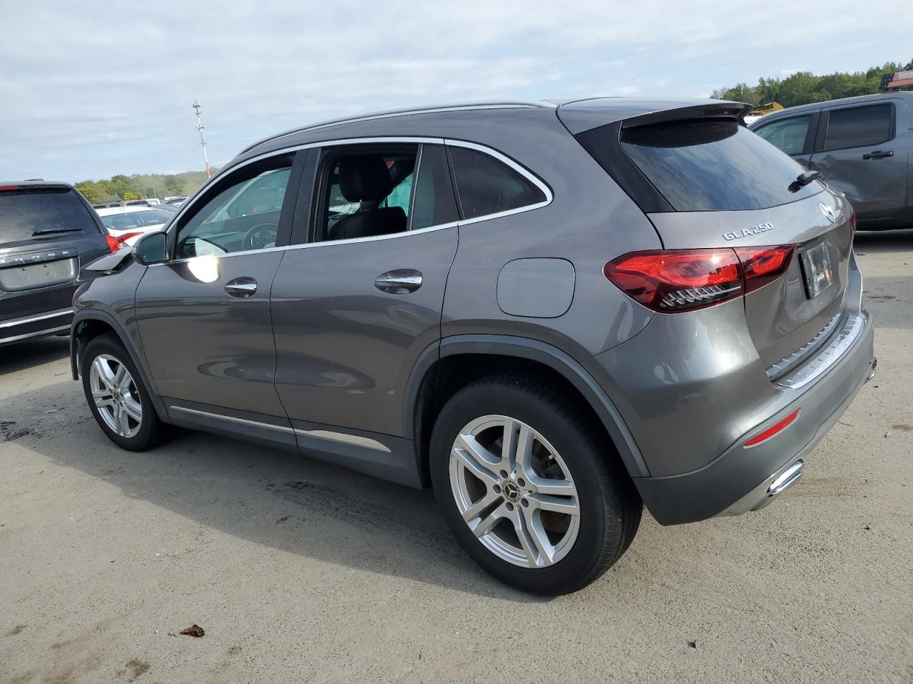 2021 Mercedes-Benz Gla 250 4Matic - Image 2