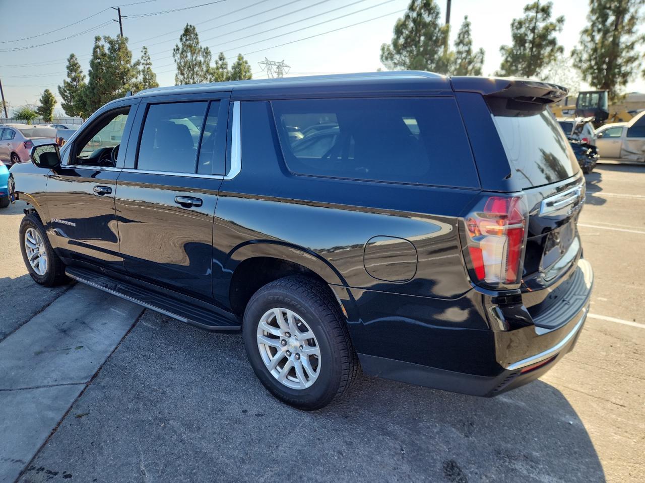 2023 Chevrolet Suburban K1500 Lt - Image 2