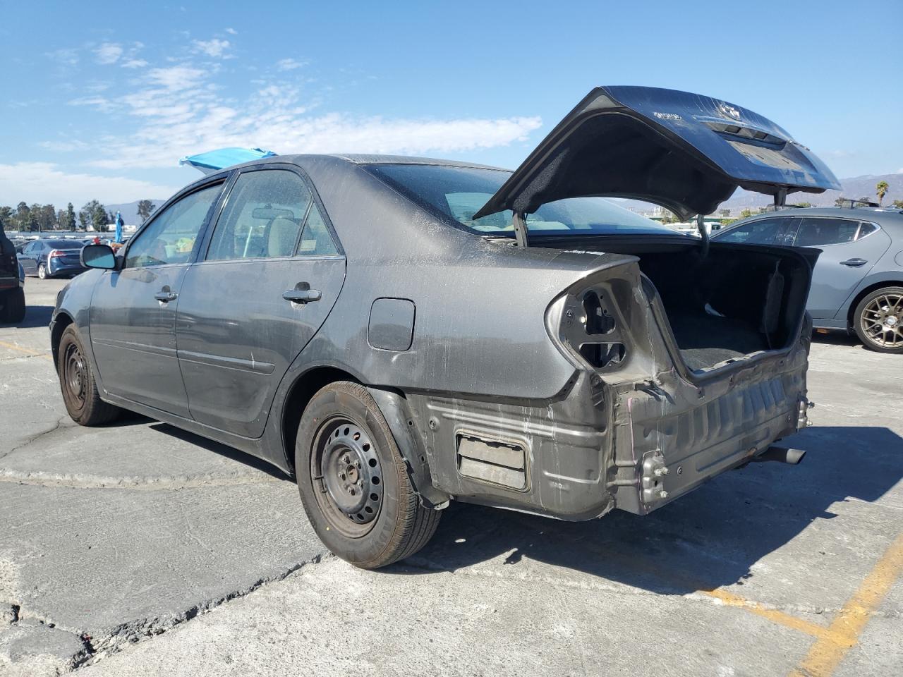 2005 Toyota Camry Le - Фото 2