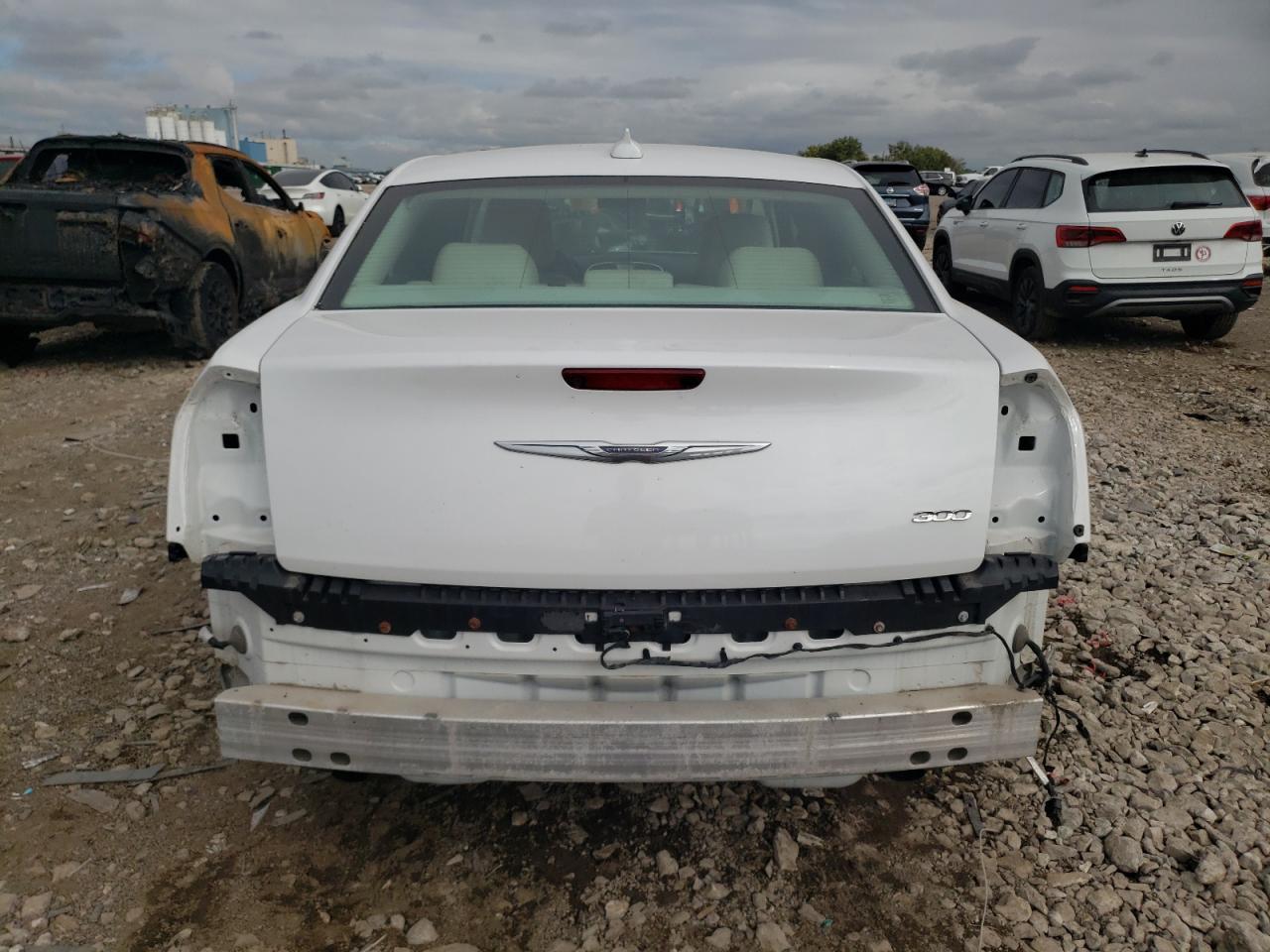 2015 Chrysler 300 Limited - Фото 6