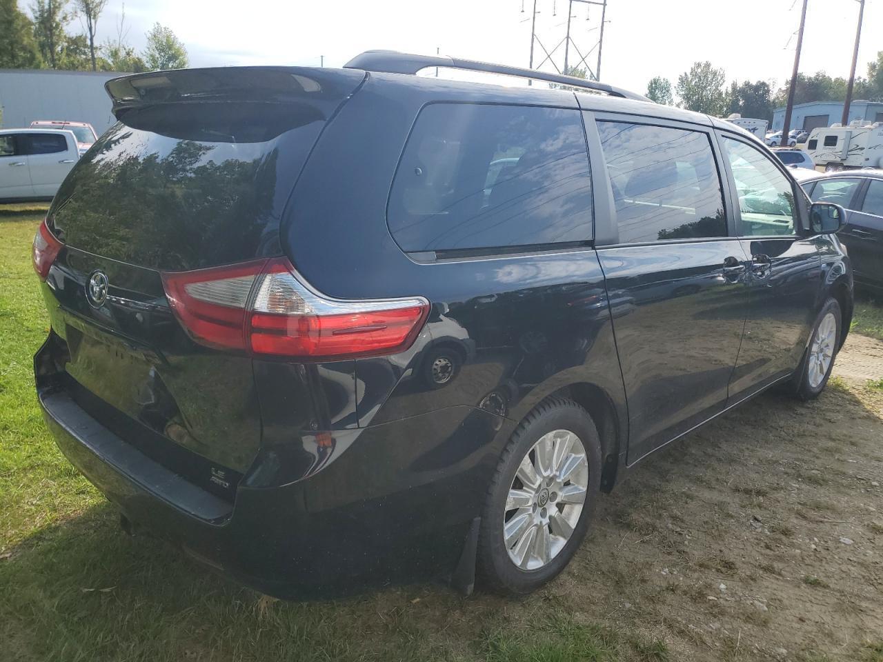 2016 Toyota Sienna Le - Фото 4